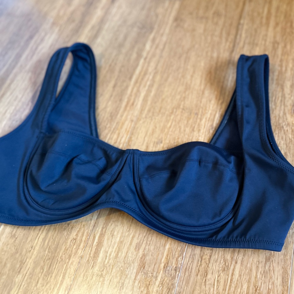 Skims SHAPING SWIM UNLINED UNDERWIRE BIKINI TOP EUC - Picture 8 of 9